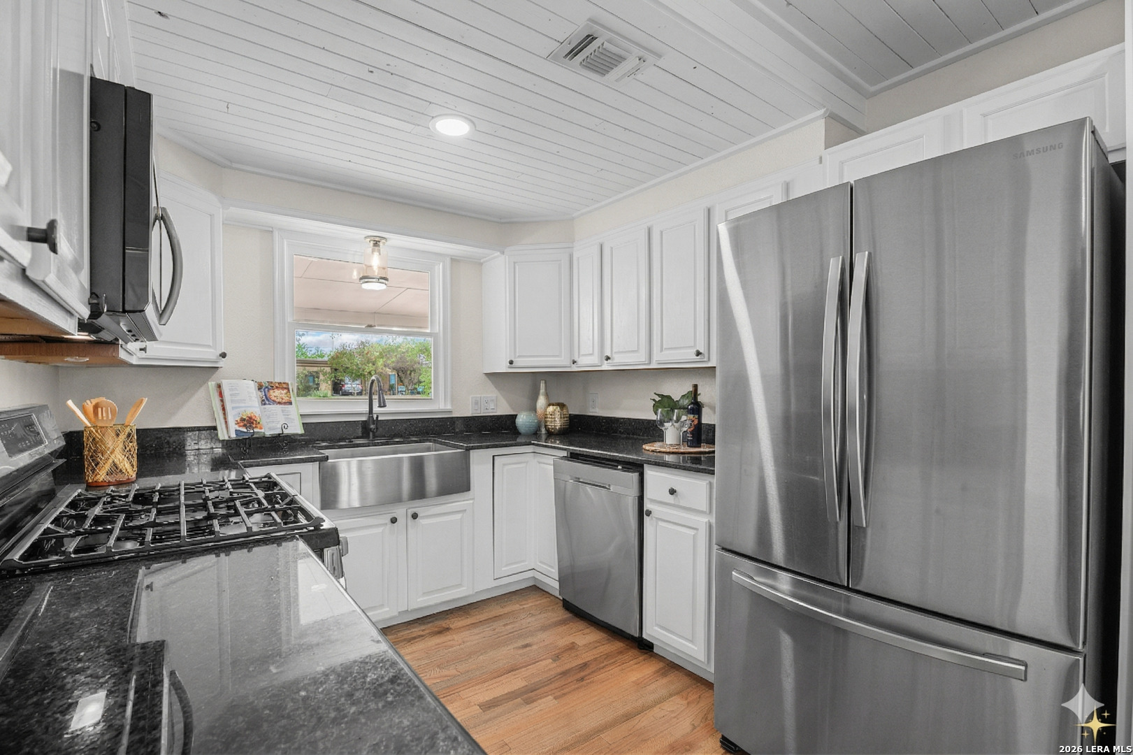 1153 Garraty Road Terrell Hills, TX 78209 - Photo 14 of 41