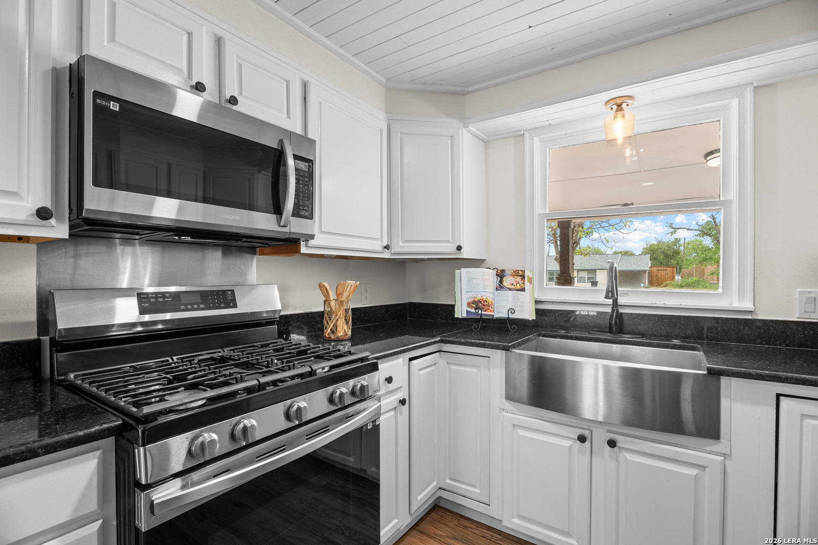 1153 Garraty Road Terrell Hills, TX 78209 - Photo 16 of 41