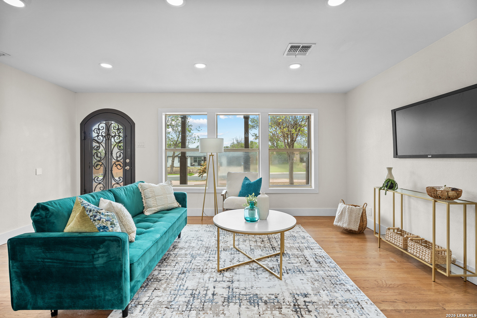 1153 Garraty Road Terrell Hills, TX 78209 - Photo 9 of 41