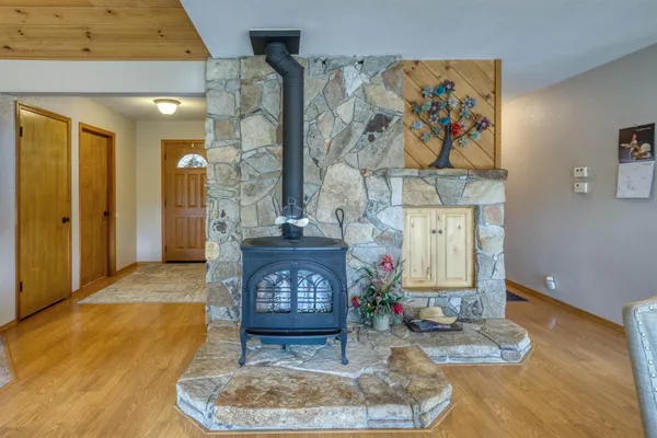 $680,000 | 42123 Auberry Road, Auberry, CA 93602