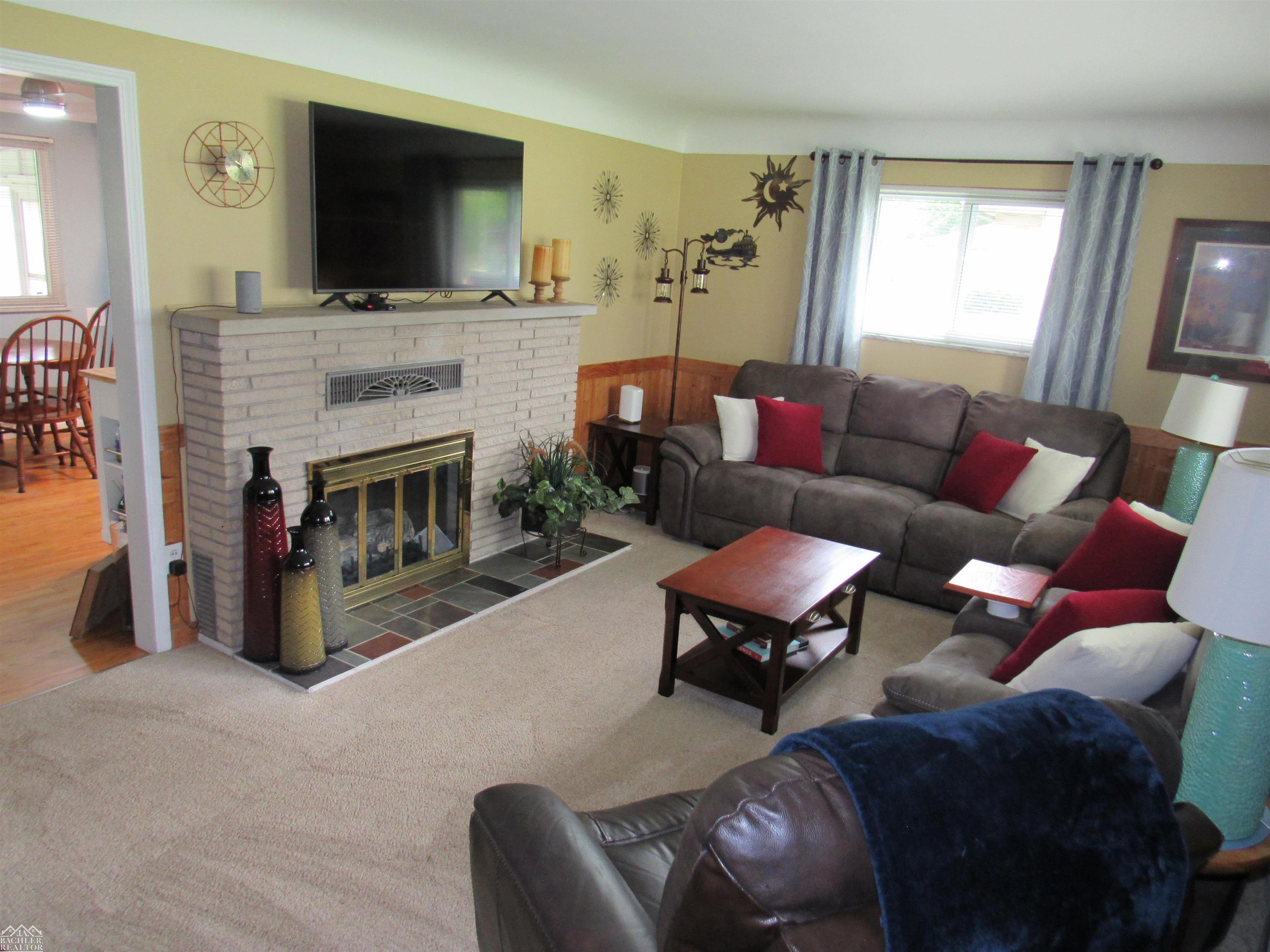 590 Meisner Road East China, MI 48054 - Photo 5 of 33