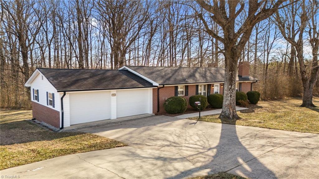 2969 Piney Mountain Road Walnut Cove, NC 27052 - Photo 4 of 19