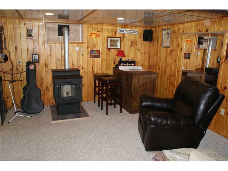 224 Nowell Road Bangor, ME 04401 - Photo 26 of 35 Den/Family/Great Room.