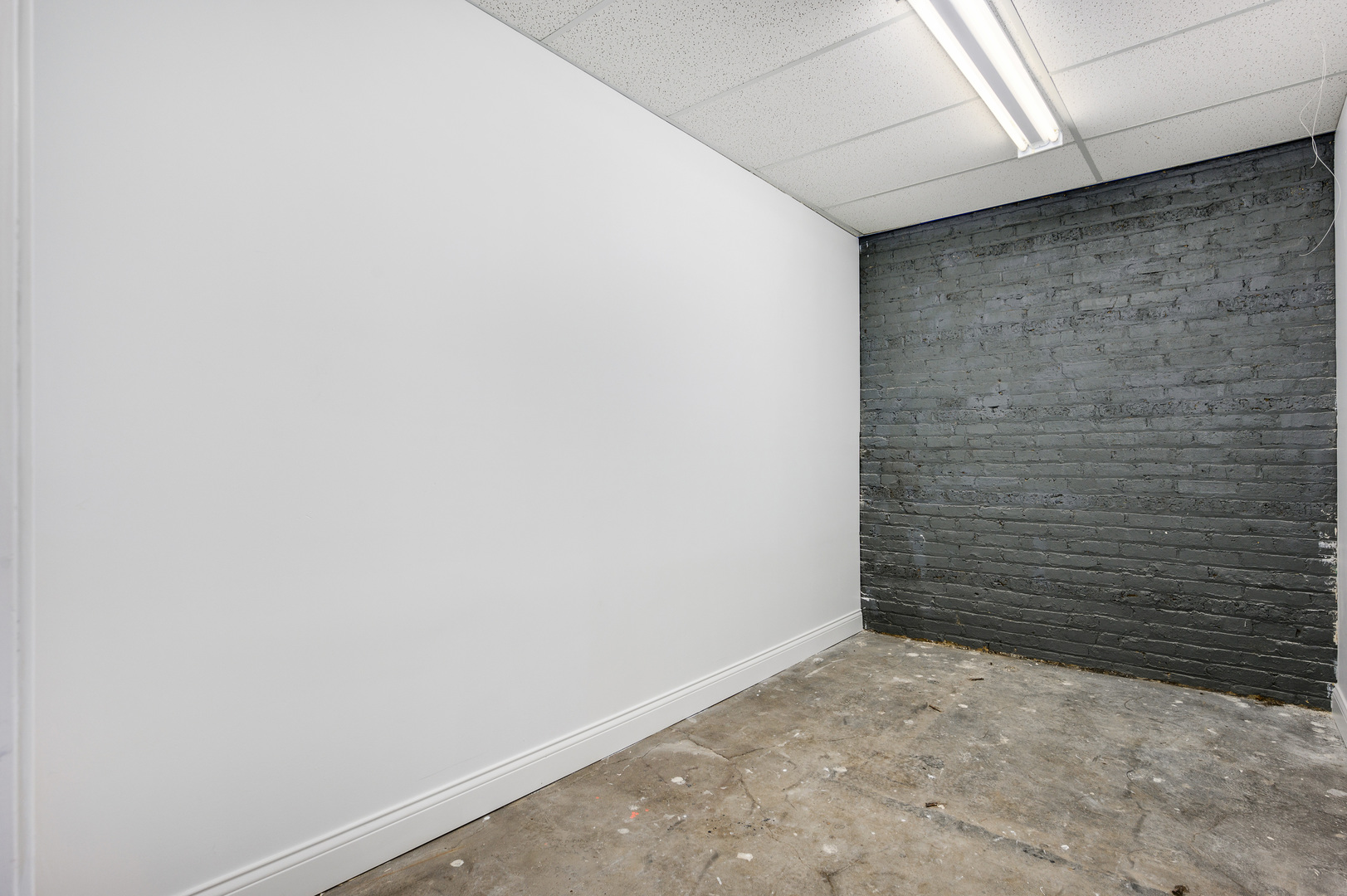 1544 West Sherwin Avenue, Unit 2N Chicago, IL 60626 - Photo 15 of 19 a view of empty room