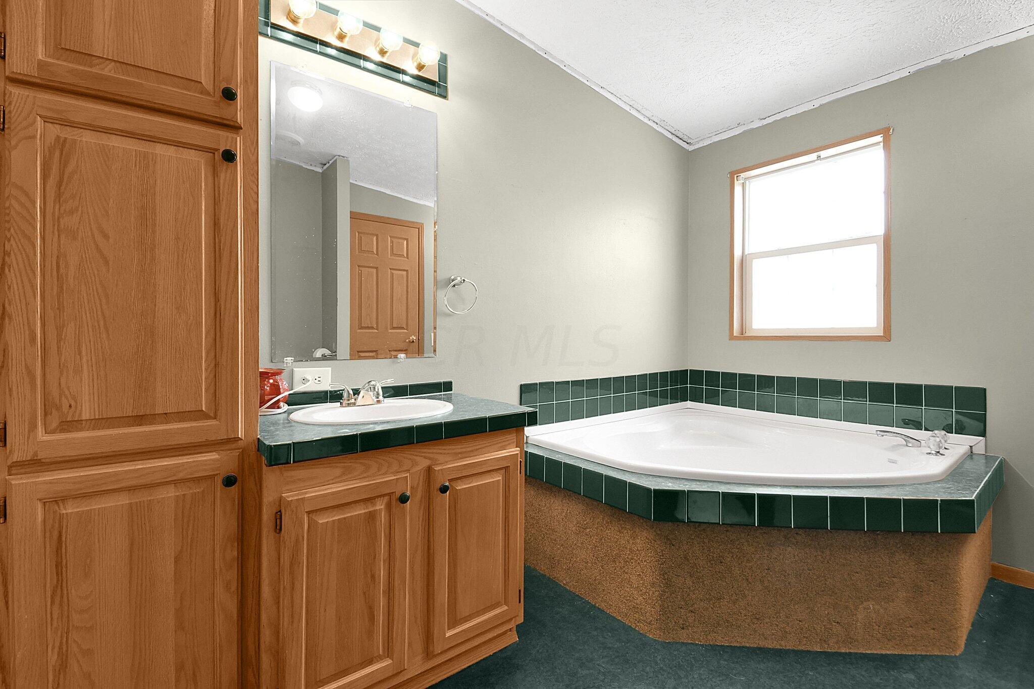 4498 Julian Road Southwest Amanda, OH 43102 - Photo 20 of 25 11-web-or-mls-4498-julian-rd-sw