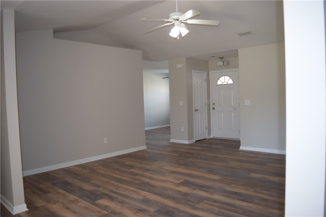 127 Baltic Avenue Anderson, SC 29621 - Photo 3 of 19 Family room