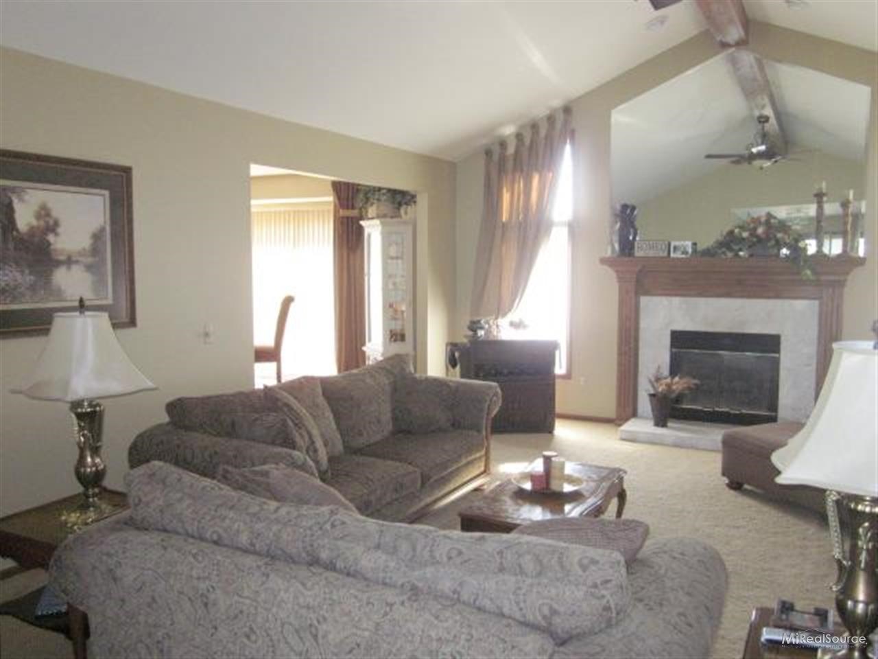 77415 Foxridge Lane Romeo, MI 48065 - Photo 4 of 20 Vaulted ceiling in GR