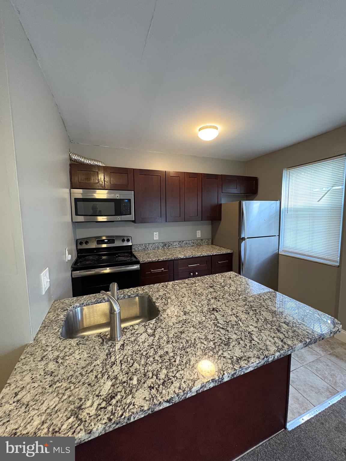 911 St Dunstans Road Baltimore, MD 21212 - Photo 2 of 11