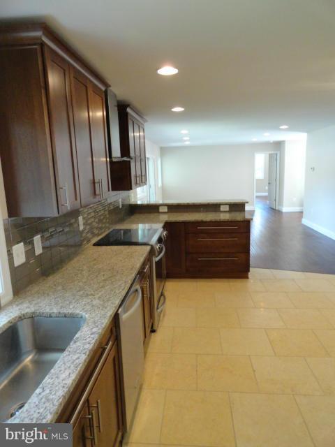 989 Round Bay Road Crownsville, MD 21032 - Photo 14 of 30 Kitchen