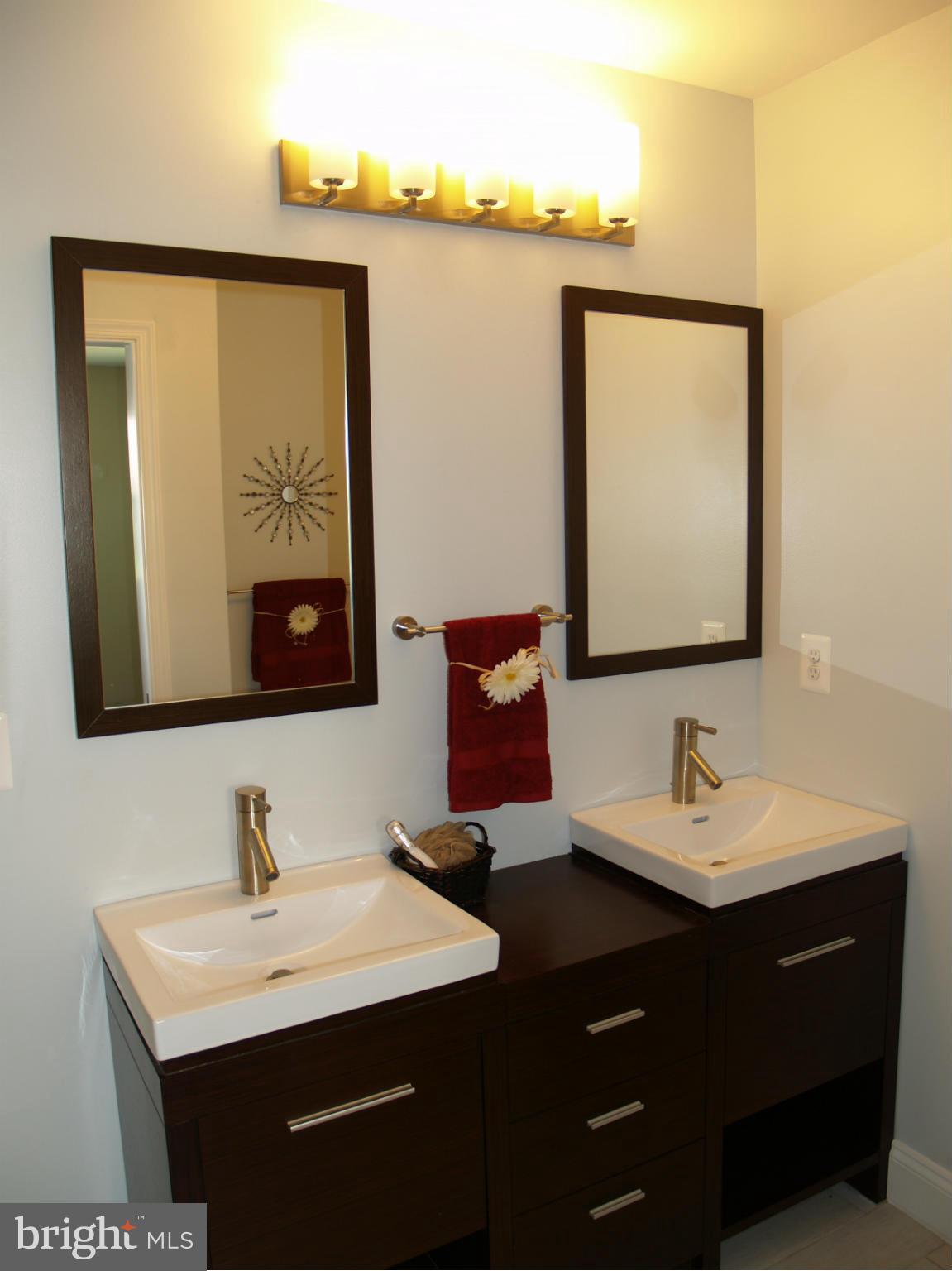 989 Round Bay Road Crownsville, MD 21032 - Photo 4 of 30 Bath (Master)