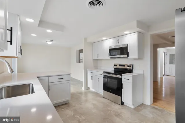 $359,900 | 13 Oriole Circle, Berkeley Springs, WV 25411