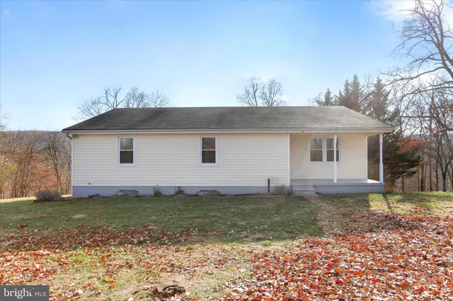 $359,900 | 13 Oriole Circle, Berkeley Springs, WV 25411