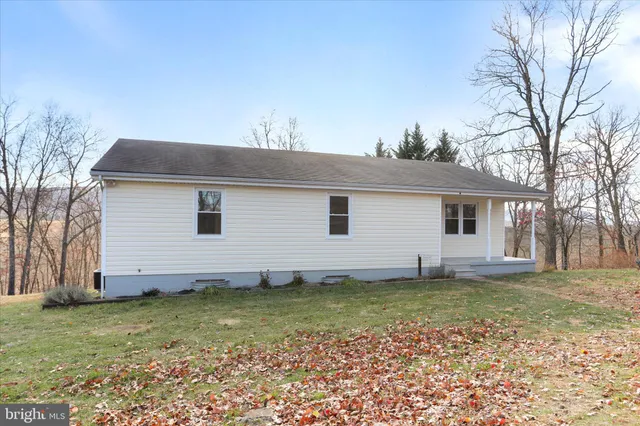 $359,900 | 13 Oriole Circle, Berkeley Springs, WV 25411