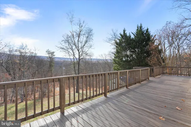 $359,900 | 13 Oriole Circle, Berkeley Springs, WV 25411