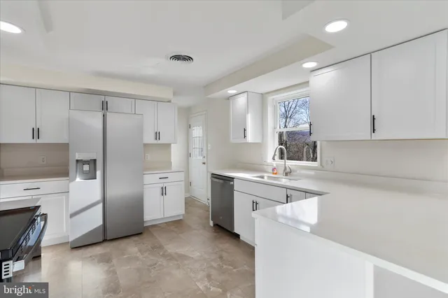 $359,900 | 13 Oriole Circle, Berkeley Springs, WV 25411