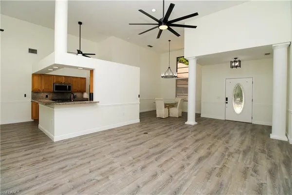 $3,950 | 311 31st Street Northwest, Naples, FL 34120