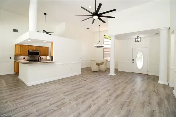 $3,950 | 311 31st Street Northwest, Naples, FL 34120