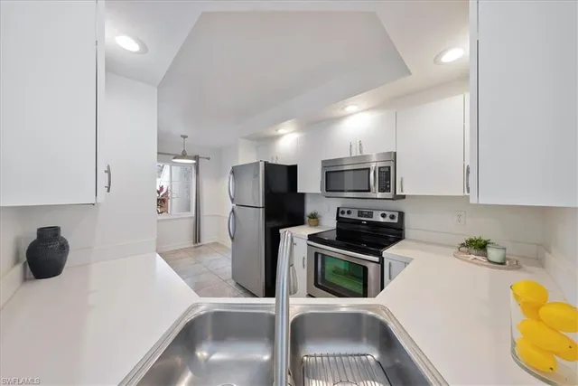 $270,000 | 2810 Citrus Lake Drive, Unit U101, Naples, FL 34109