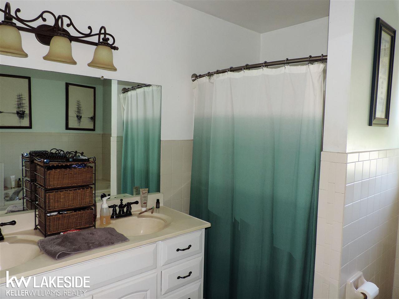 22065 Irwin Road Armada, MI 48005 - Photo 11 of 26 31359029-10.JPG