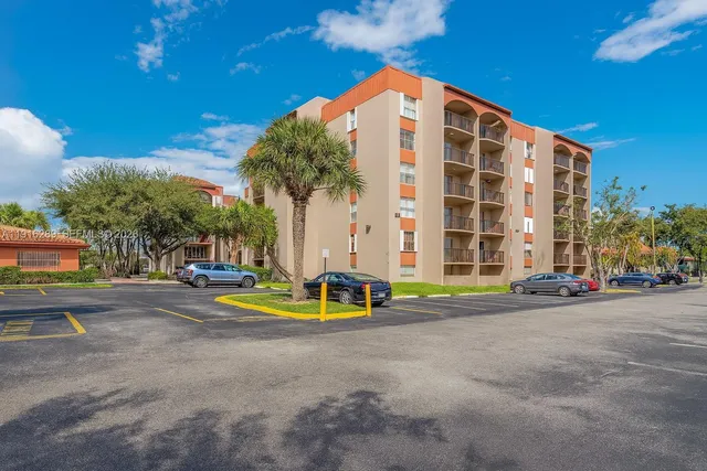 $1,749 | 5201 Northwest 7th Street, Unit 405, Miami, FL 33126