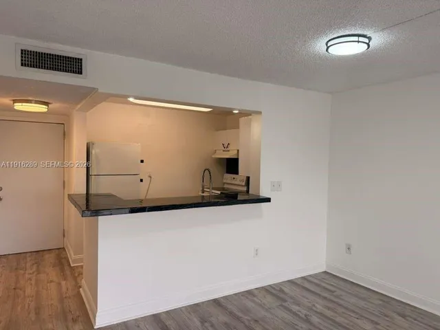 $1,749 | 5201 Northwest 7th Street, Unit 405, Miami, FL 33126