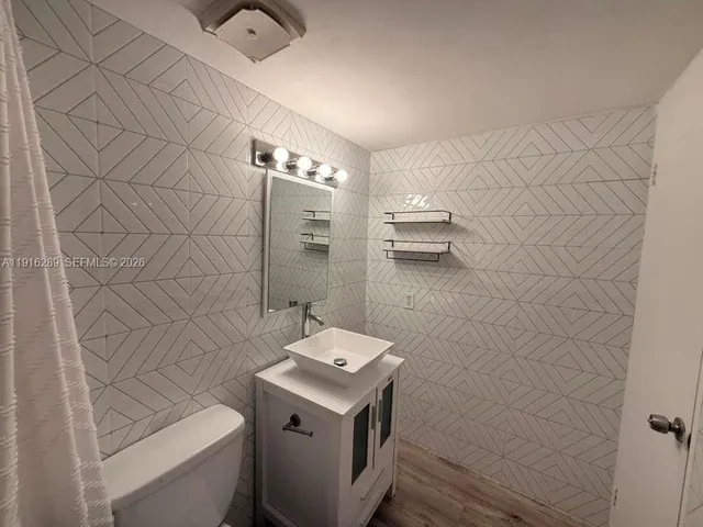 $1,749 | 5201 Northwest 7th Street, Unit 405, Miami, FL 33126