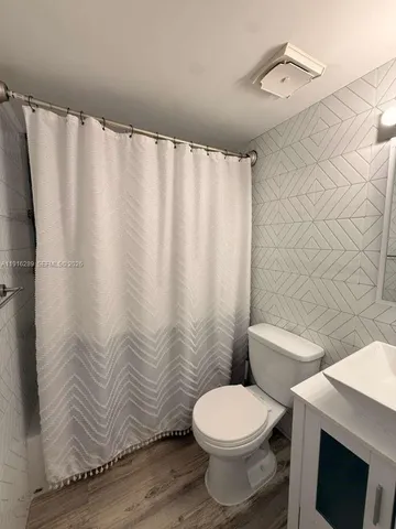 $1,749 | 5201 Northwest 7th Street, Unit 405, Miami, FL 33126