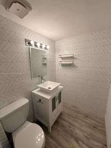 $1,749 | 5201 Northwest 7th Street, Unit 405, Miami, FL 33126