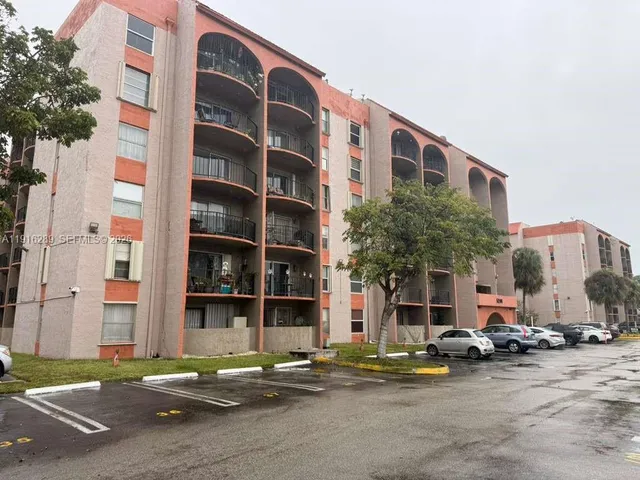 $1,749 | 5201 Northwest 7th Street, Unit 405, Miami, FL 33126