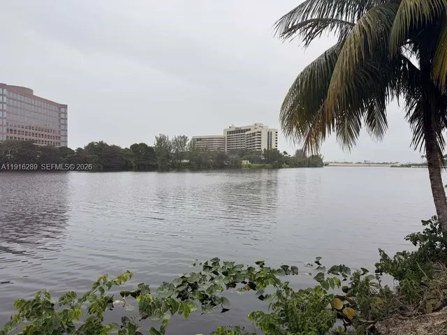 $1,749 | 5201 Northwest 7th Street, Unit 405, Miami, FL 33126