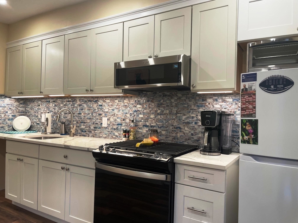 127 King Street Hanover, MA 02339 - Photo 7 of 33