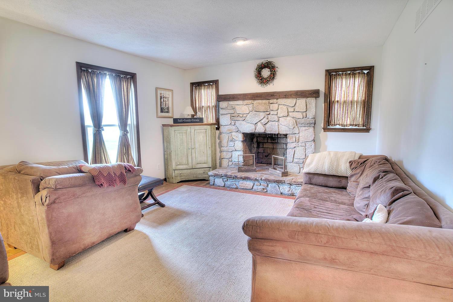 427 St Marys Road Pylesville, MD 21132 - Photo 5 of 28 Living Room