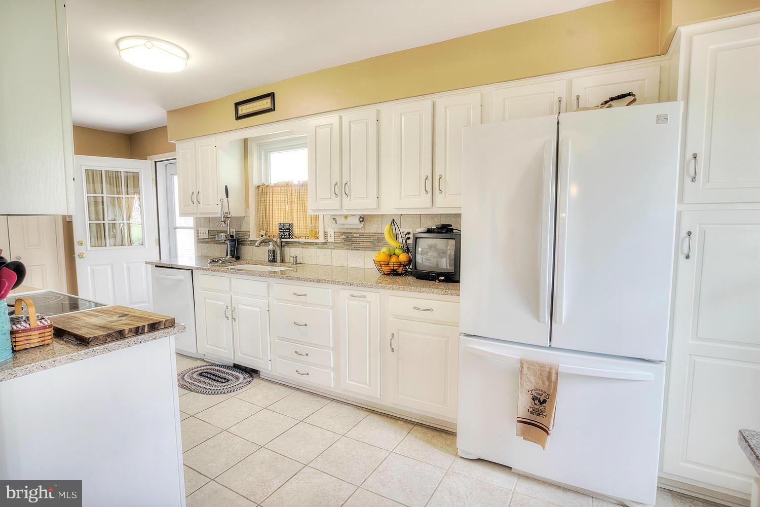 427 St Marys Road Pylesville, MD 21132 - Photo 9 of 28 Kitchen