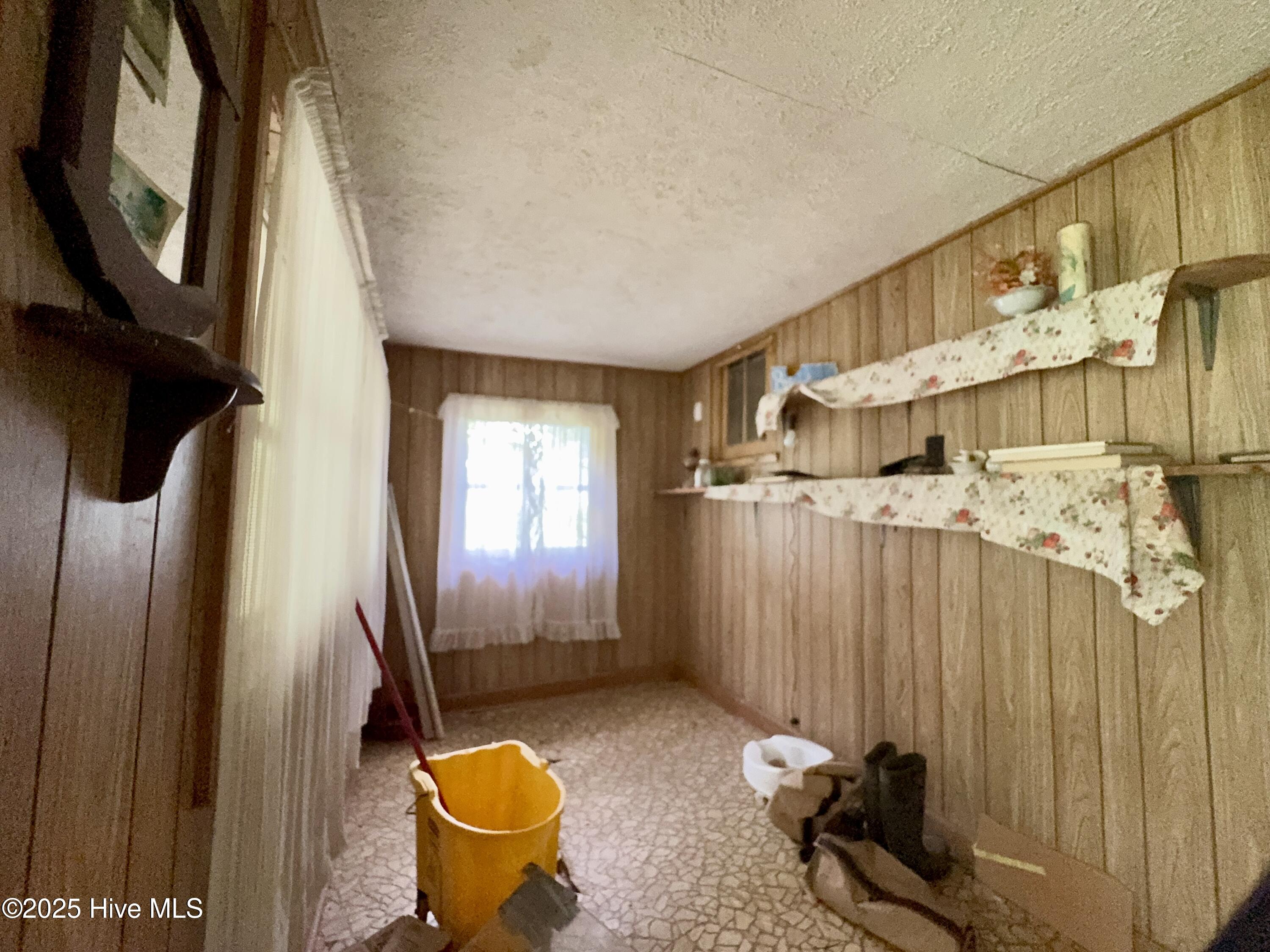 175 Union Hall Road Hertford, NC 27944 - Photo 11 of 36 House-mudroom off porch