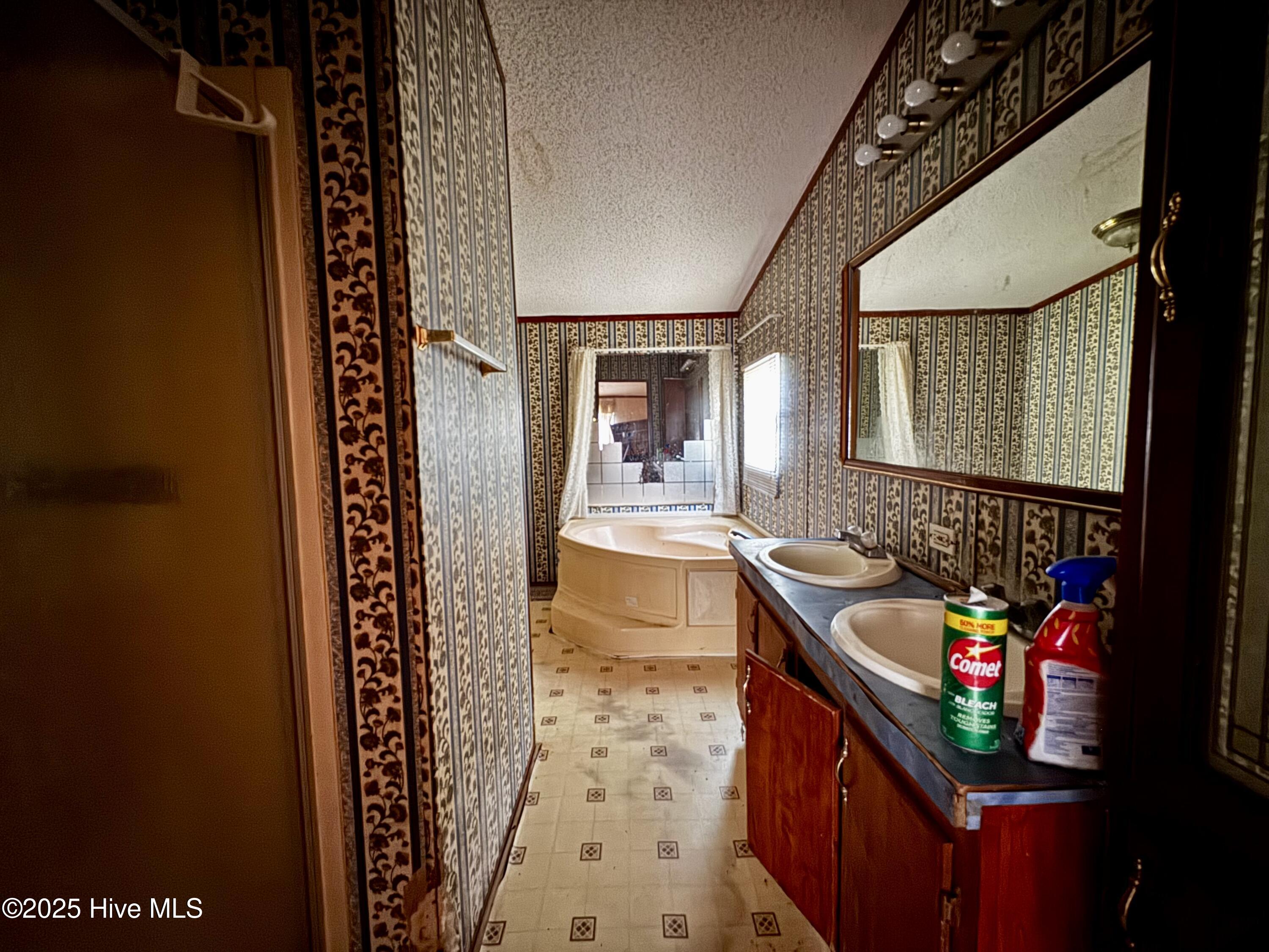 175 Union Hall Road Hertford, NC 27944 - Photo 22 of 36 Trailer-Primary bathroom