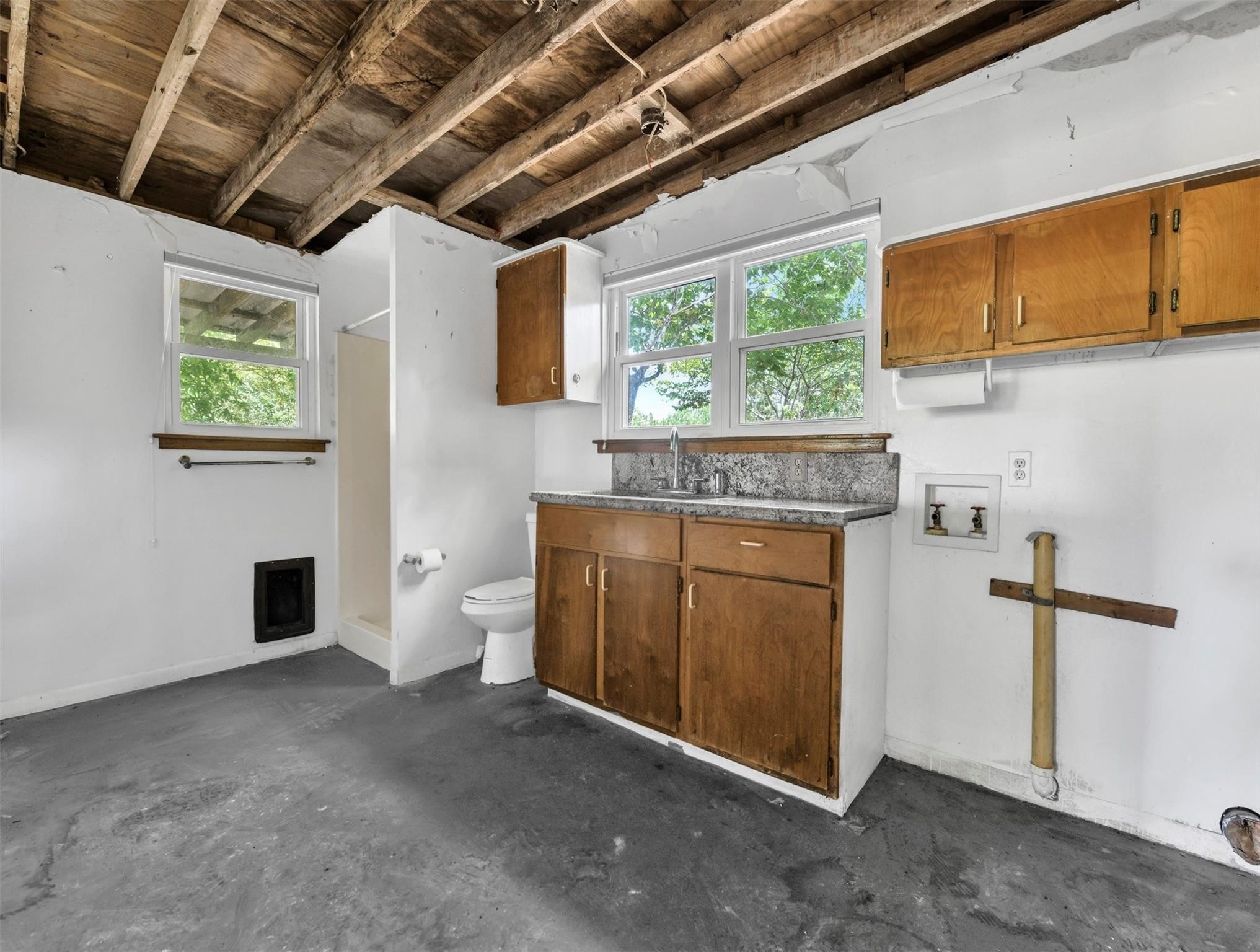 11304 Fostoria Road Cleveland, TX 77328 - Photo 15 of 32 a view of a storage & utility room