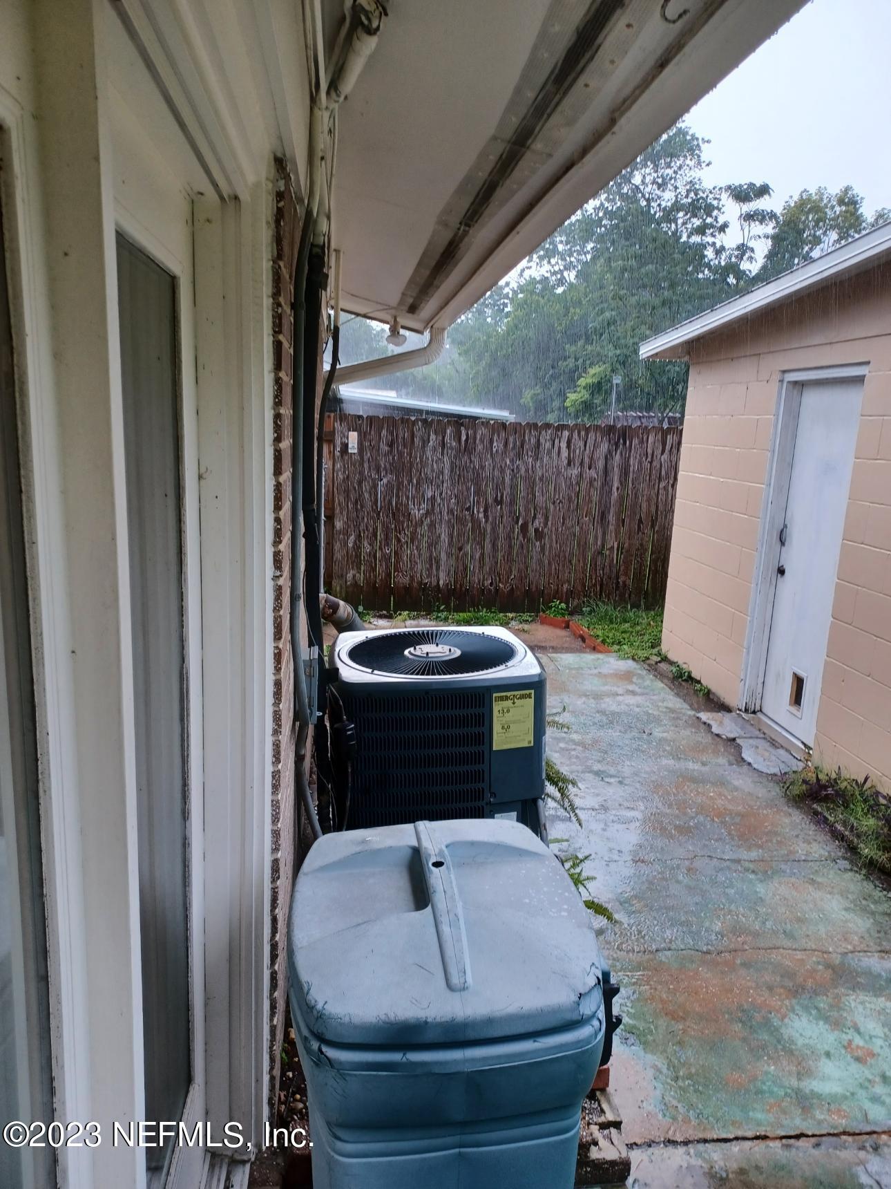 6231 Shetland Road Jacksonville, FL 32277 - Photo 9 of 20 IMG_20230623_172754