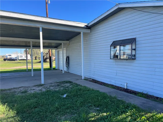 $269,900 | 100 County Road 6J, Lake City, TX 78368