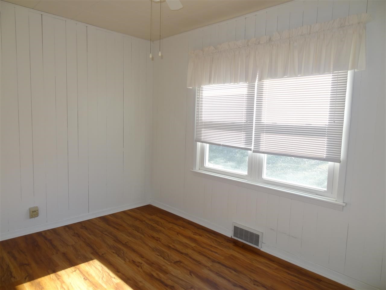104 Sunset Lane Metamora, IL 61548 - Photo 18 of 29 Gallery Image 18