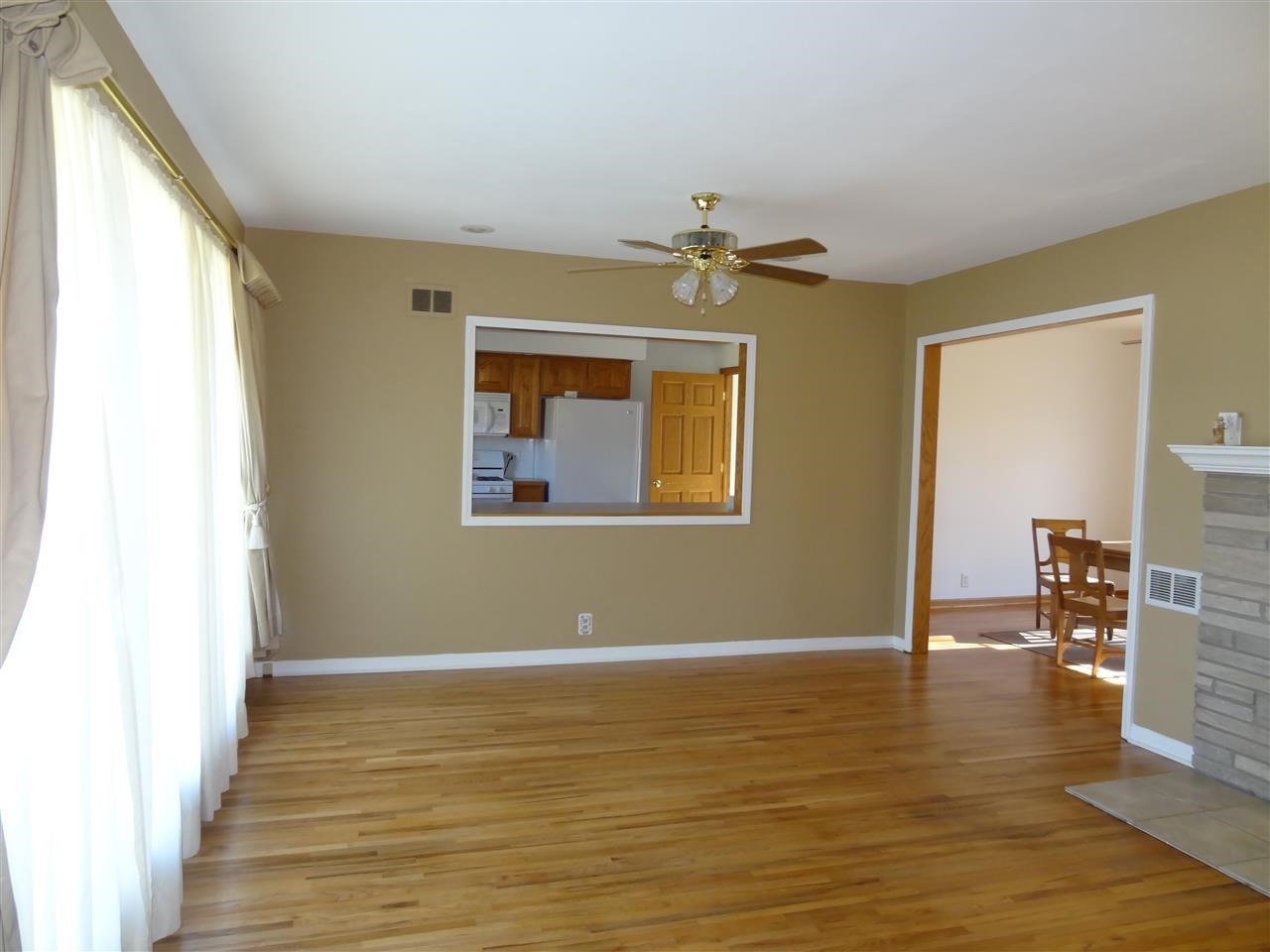 104 Sunset Lane Metamora, IL 61548 - Photo 4 of 29 Gallery Image 4