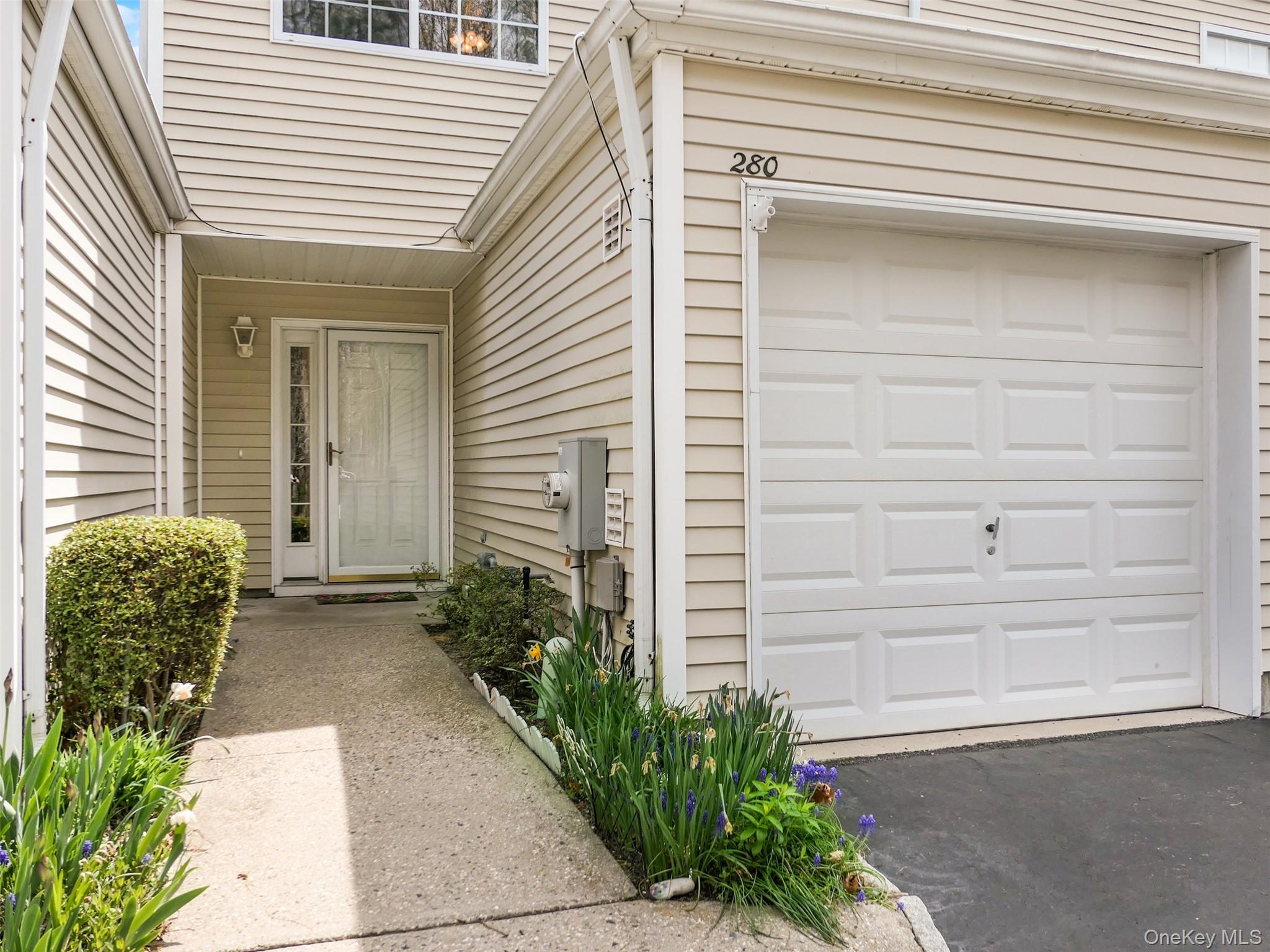 280 Ranch Circle, Unit 280 Manorville, NY 11949 - Photo 3 of 43