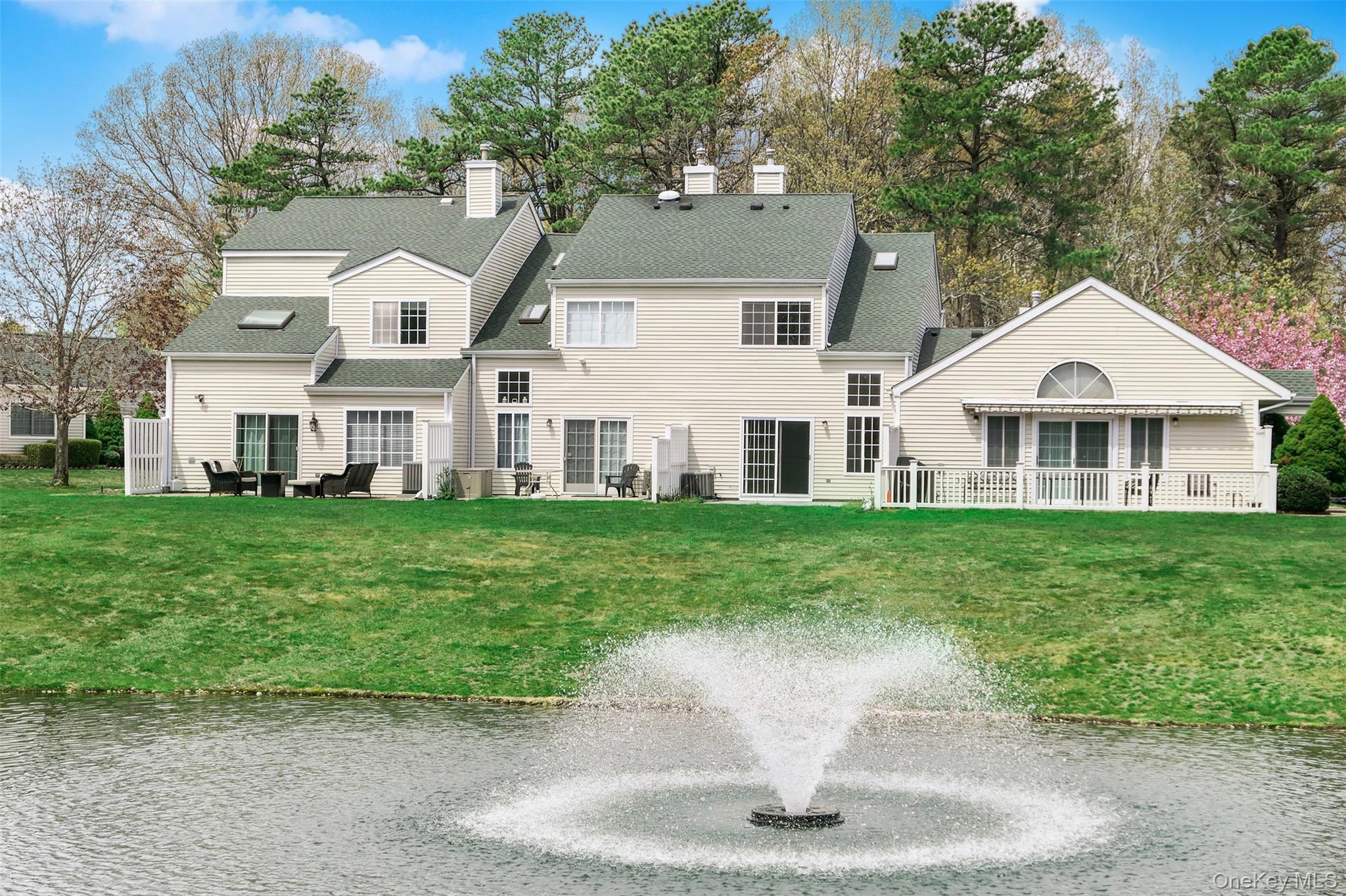 280 Ranch Circle, Unit 280 Manorville, NY 11949 - Photo 4 of 43