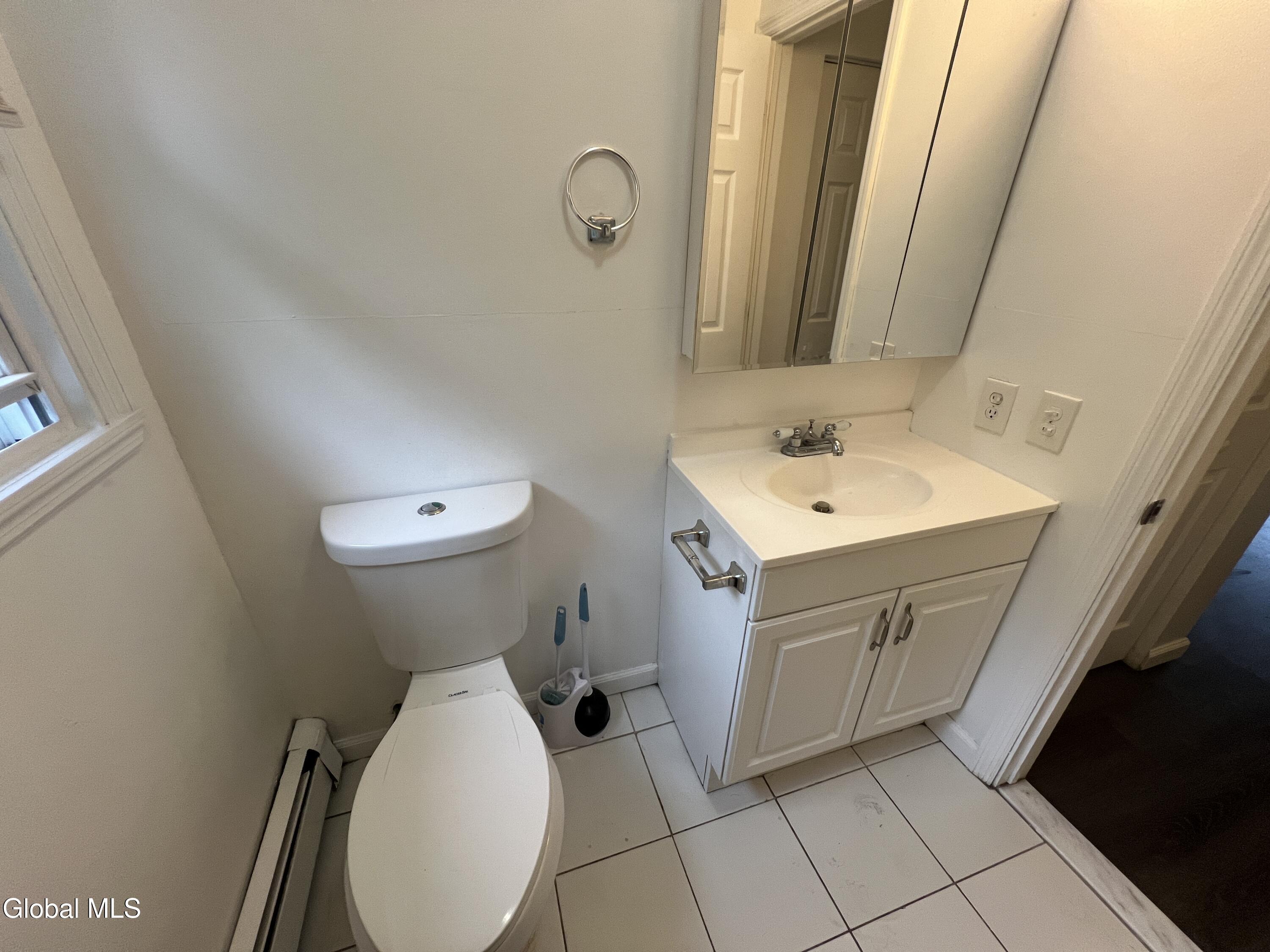 11-21 Ashdown Road, Unit 17E Clifton Park, NY 12019 - Photo 16 of 19 Bathroom