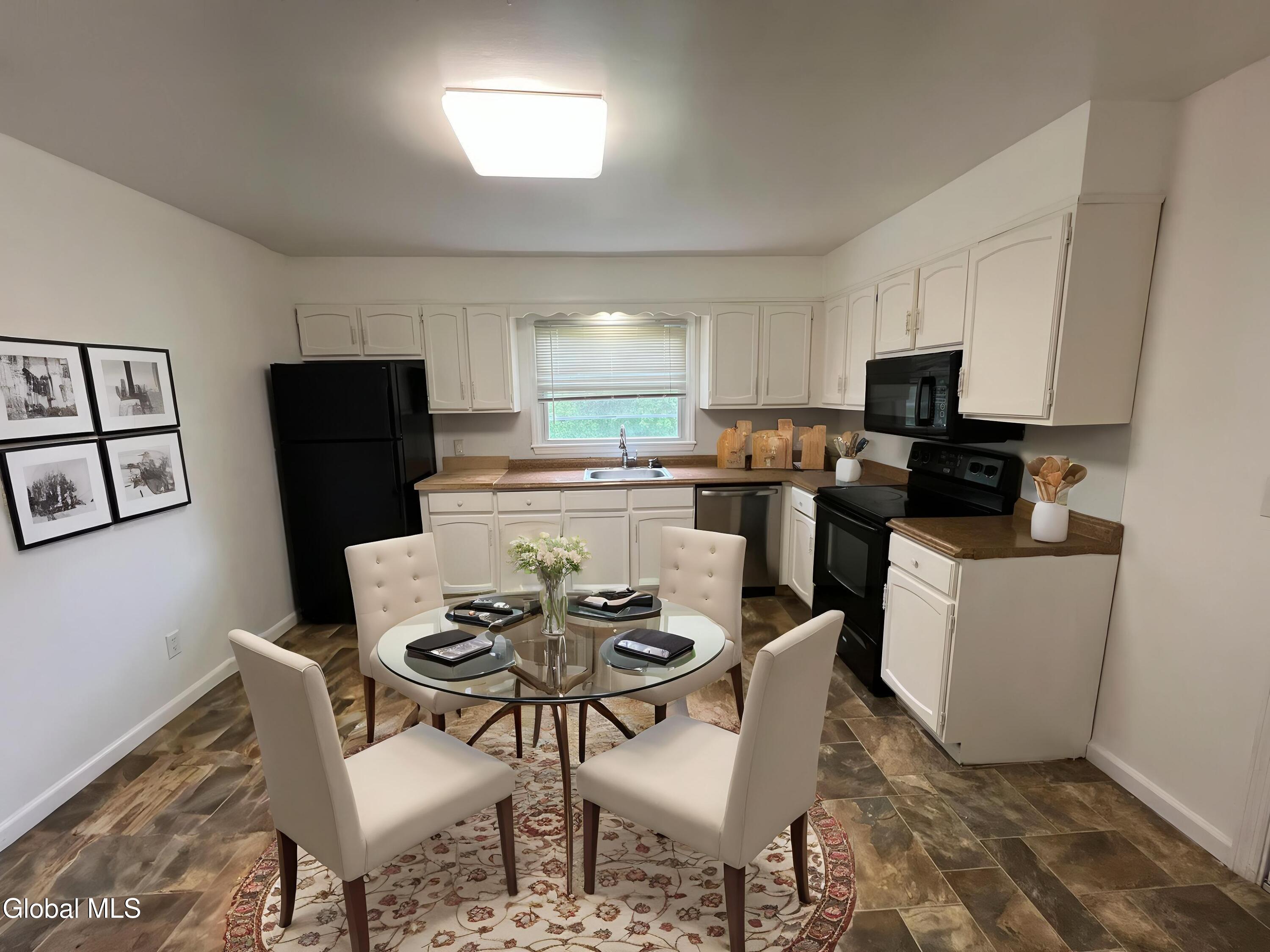 11-21 Ashdown Road, Unit 17E Clifton Park, NY 12019 - Photo 7 of 19 VS-Kitchen