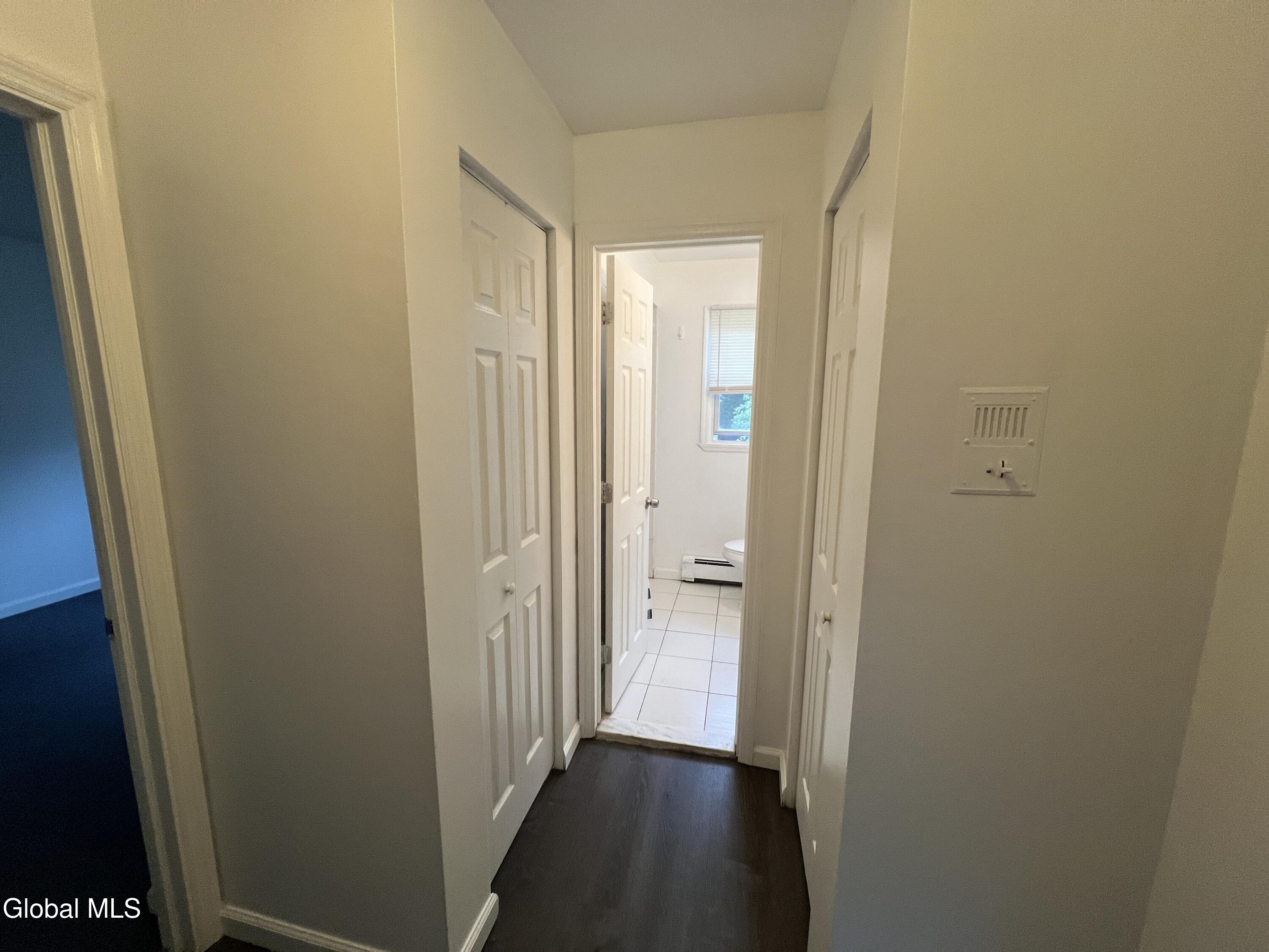 11-21 Ashdown Road, Unit 17E Clifton Park, NY 12019 - Photo 9 of 19 Hallway