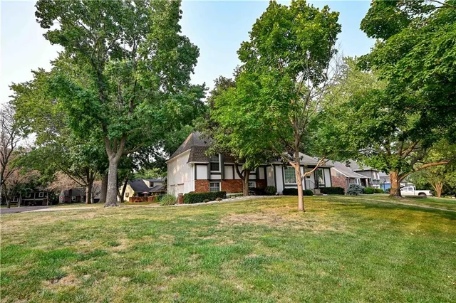 $439,900 | 10634 West 102nd Terrace, Overland Park, KS 66214