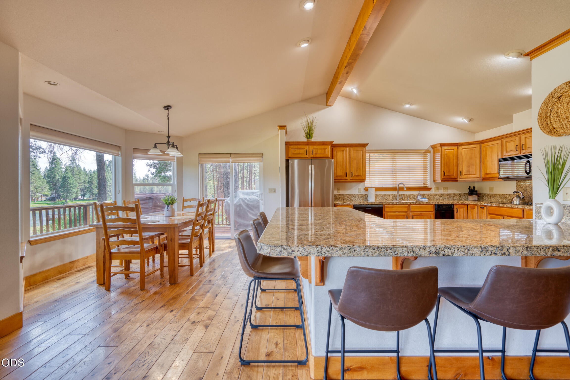 17051 Upland Road Bend, OR 97707 - Photo 12 of 40 Gallery Image 12