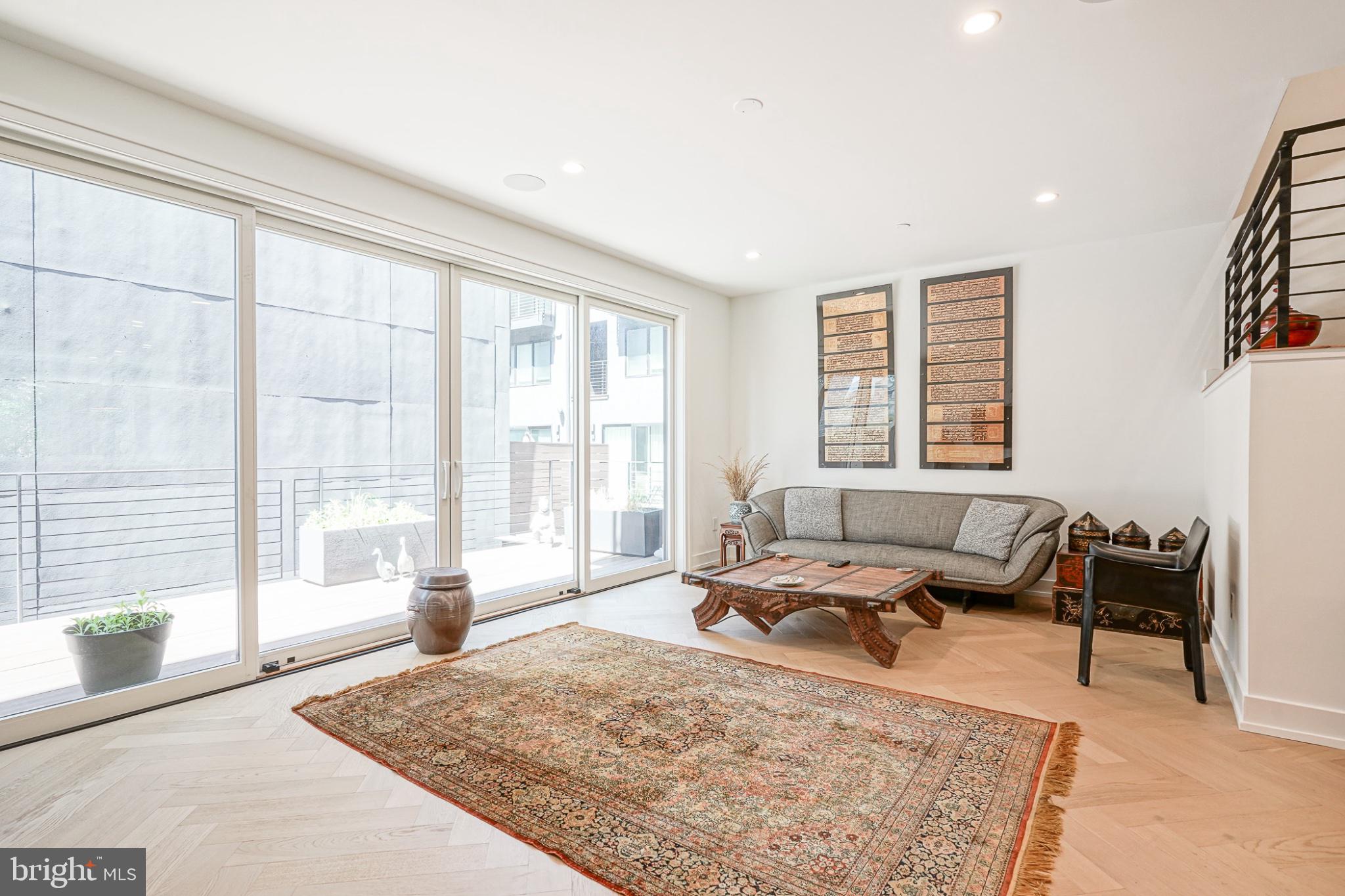622 South Clarion Street Philadelphia, PA 19147 - Photo 17 of 57 Bright, airy space with modern charm.
