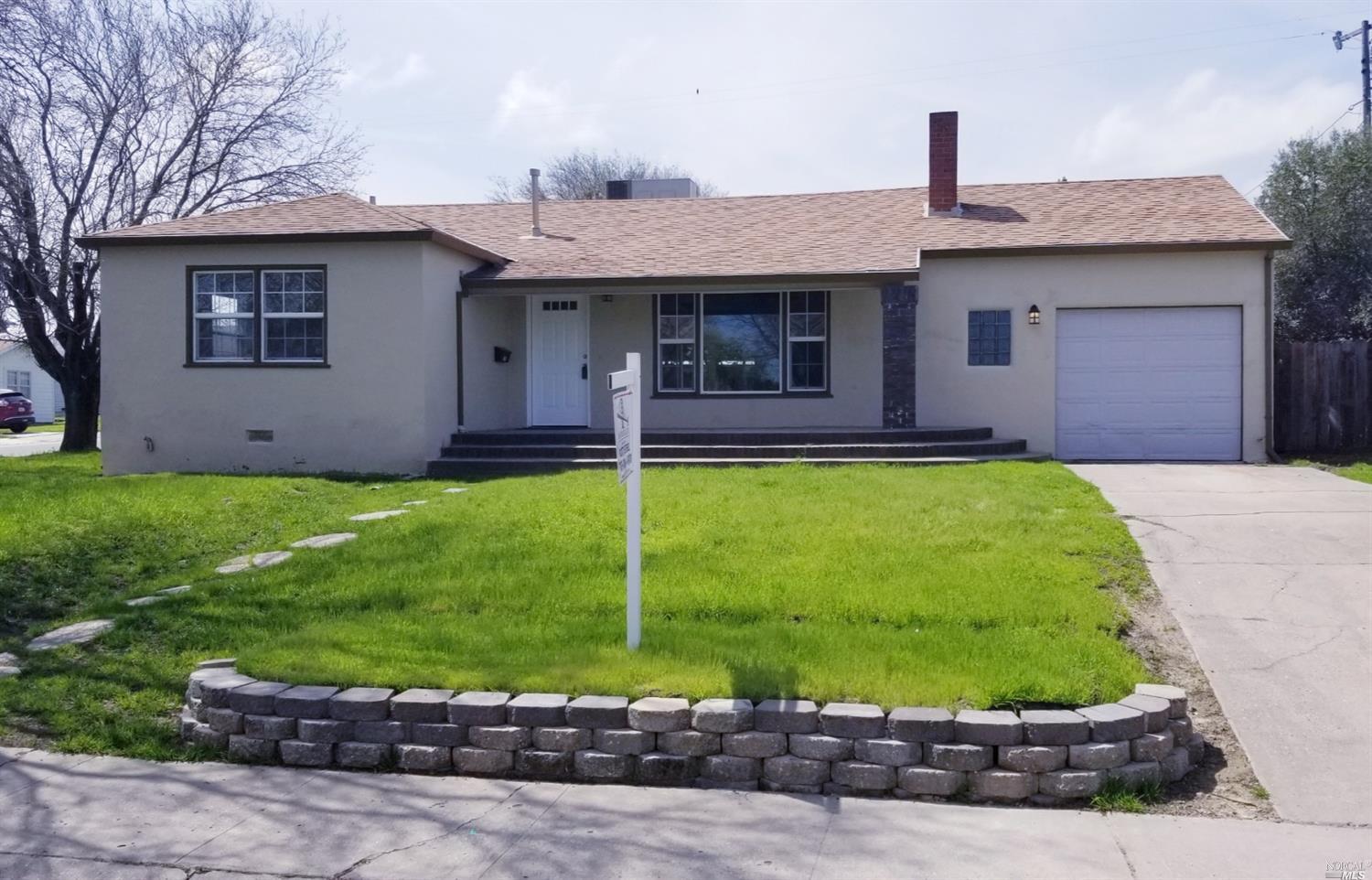 100 Gardiner Way Rio Vista, CA 94571 - Photo 1 of 1 Front of house. Huge corner lot!