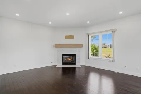 $260,000 | 658 Geneva National Avenue North, Unit 635, Geneva, WI 53147